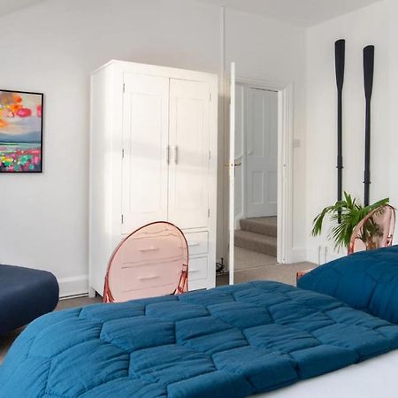 Tranquil Beachfront Beautiful 2-Bed Apartment 딜 외부 사진