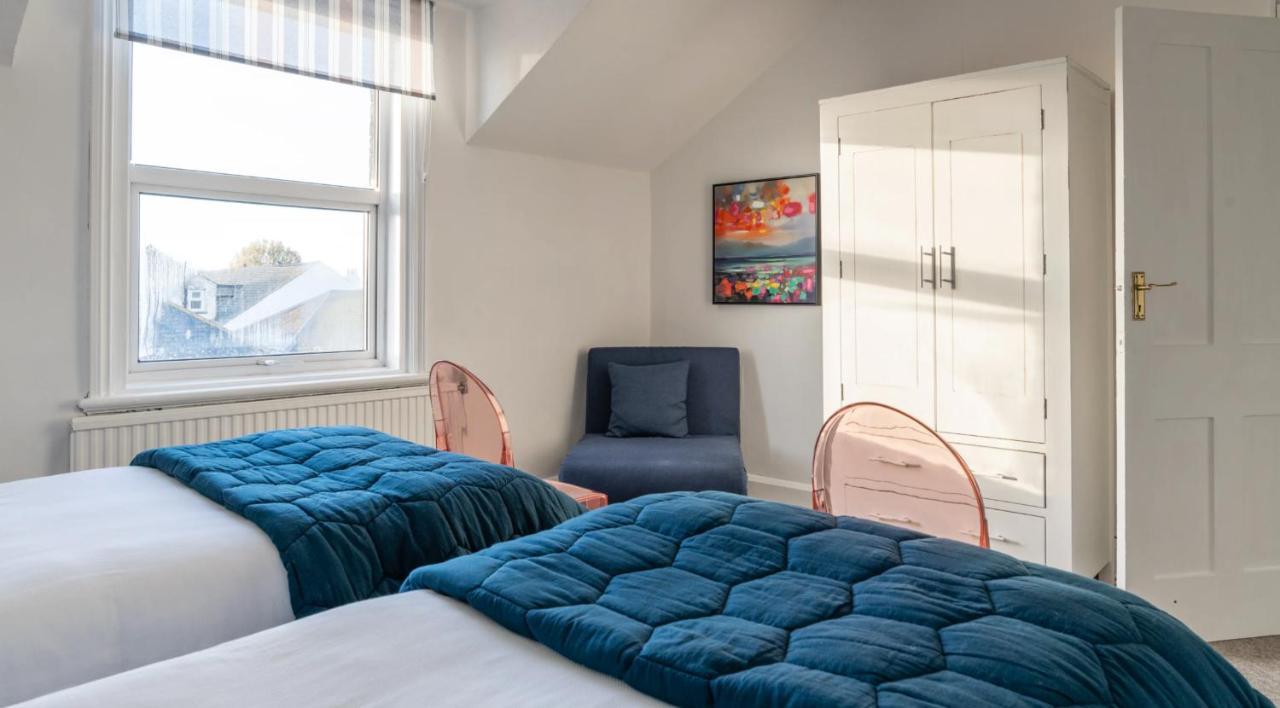 Tranquil Beachfront Beautiful 2-Bed Apartment 딜 외부 사진